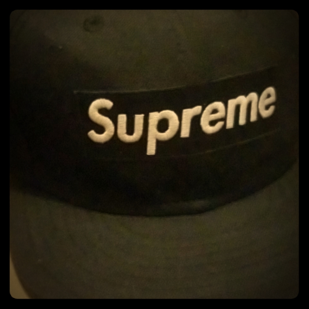 Supreme new era size 7 3/8